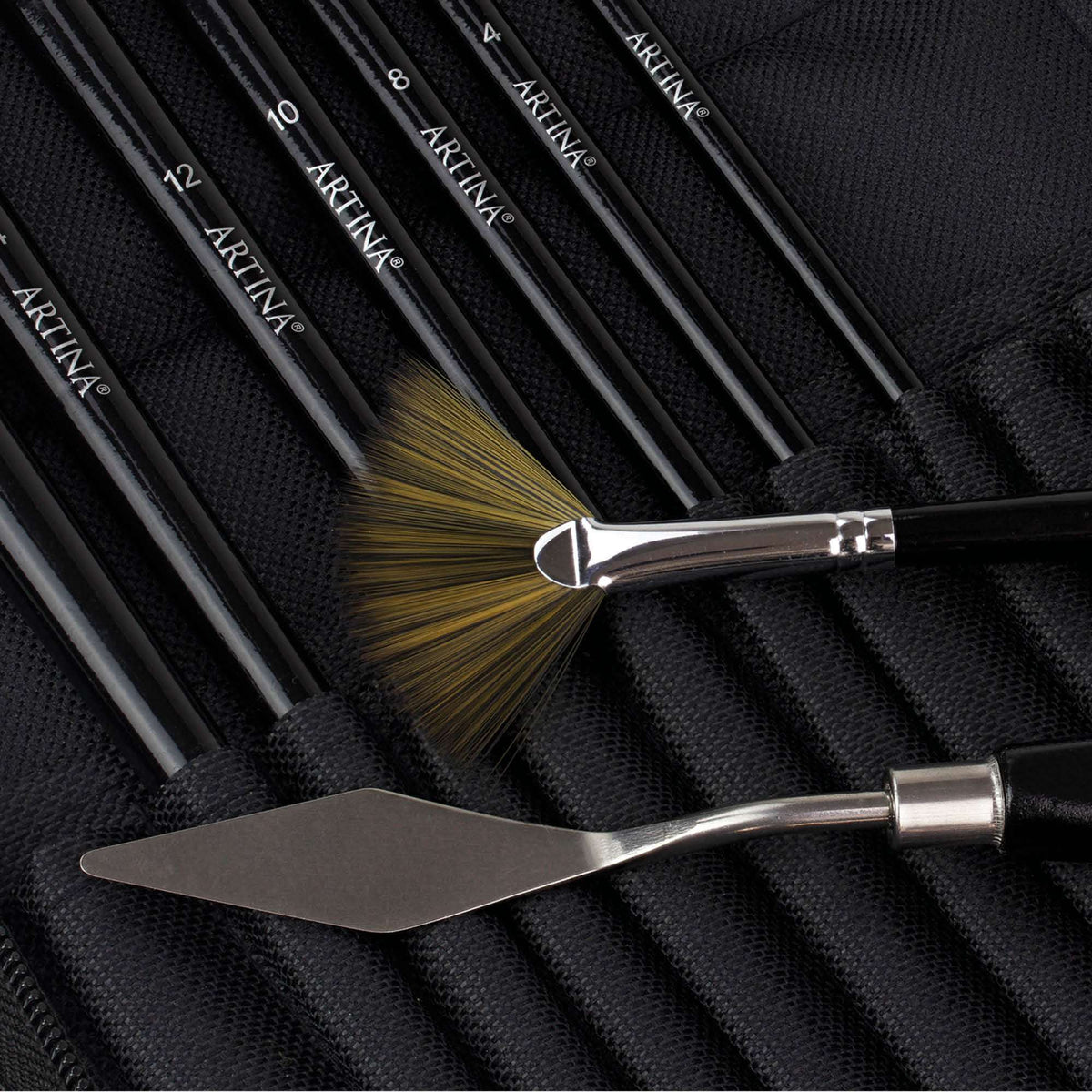 Artina Malset Elba mit 8 Pinseln, Pinselhalter, Pinselwascher und Malspachteln in Tasche